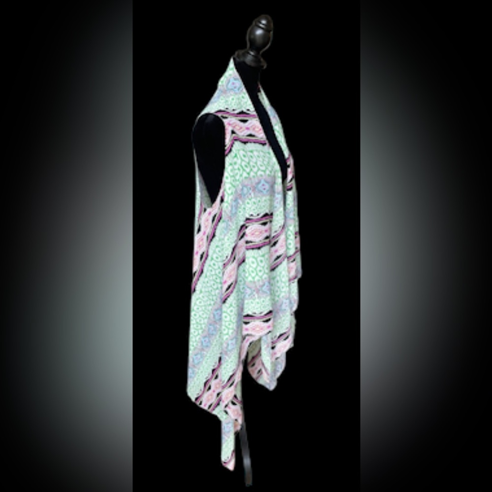 Long Flowy Aztec Pattern Vest - Picture 10 of 17